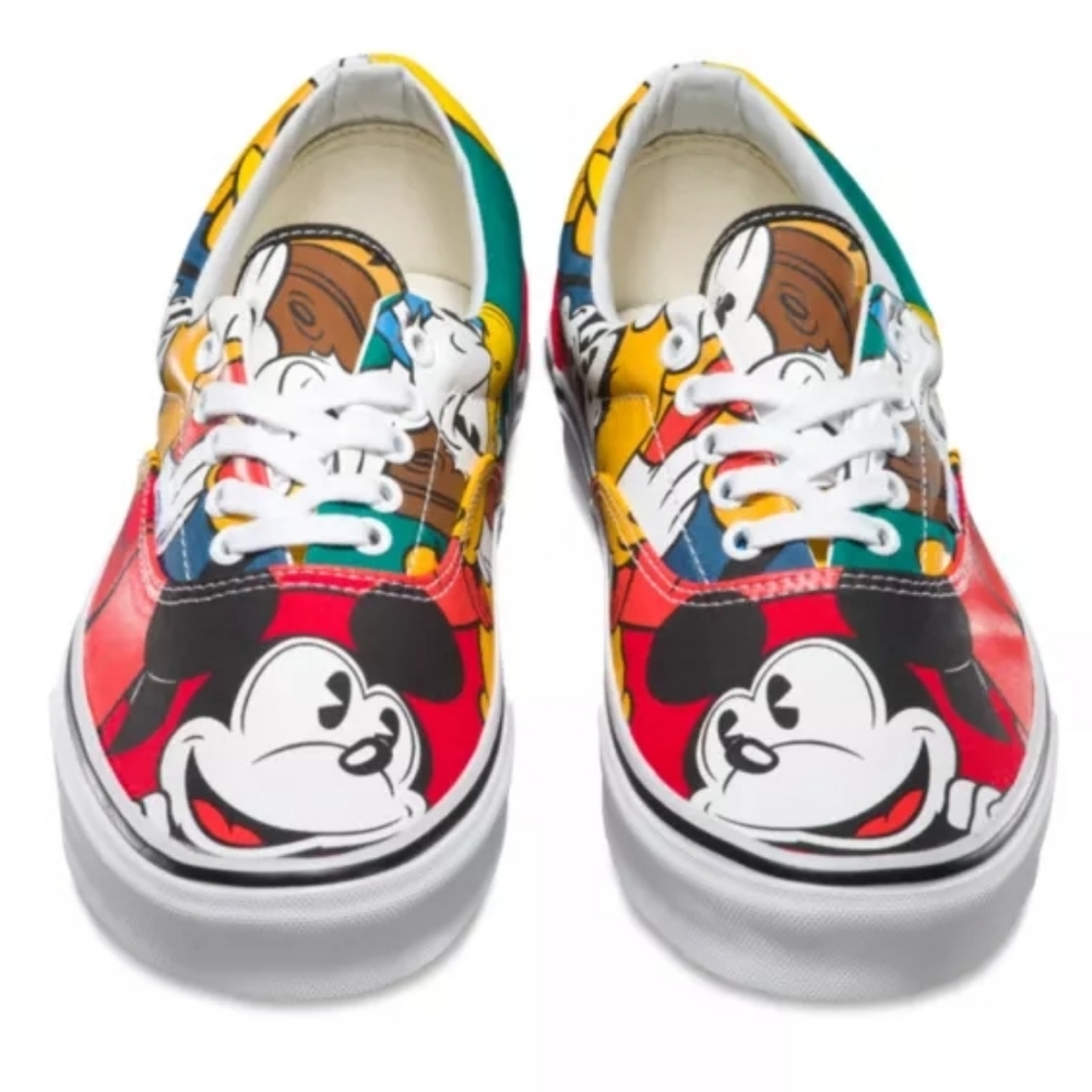 RARE 🔥Vans Disney Era Mickey And Friends Youth size 3.5